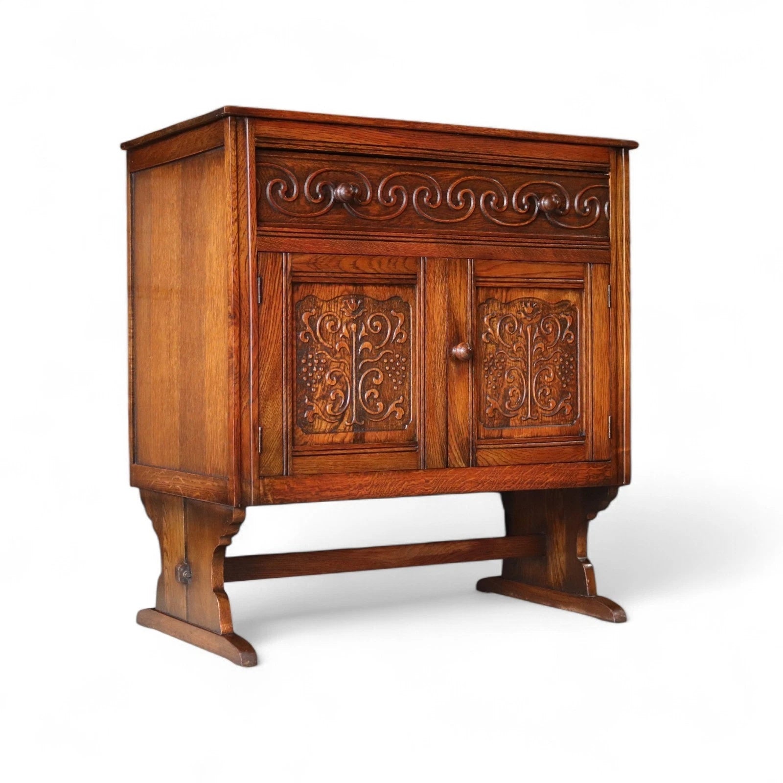Vintage Old Charm Style Oak Small Court Cupboard / Compact Sideboard
