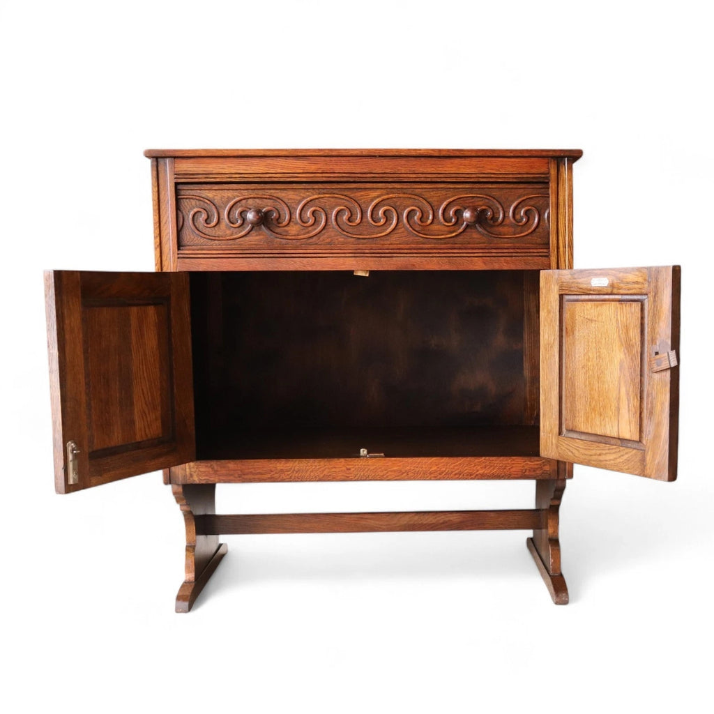 Vintage Old Charm Style Oak Small Court Cupboard / Compact Sideboard