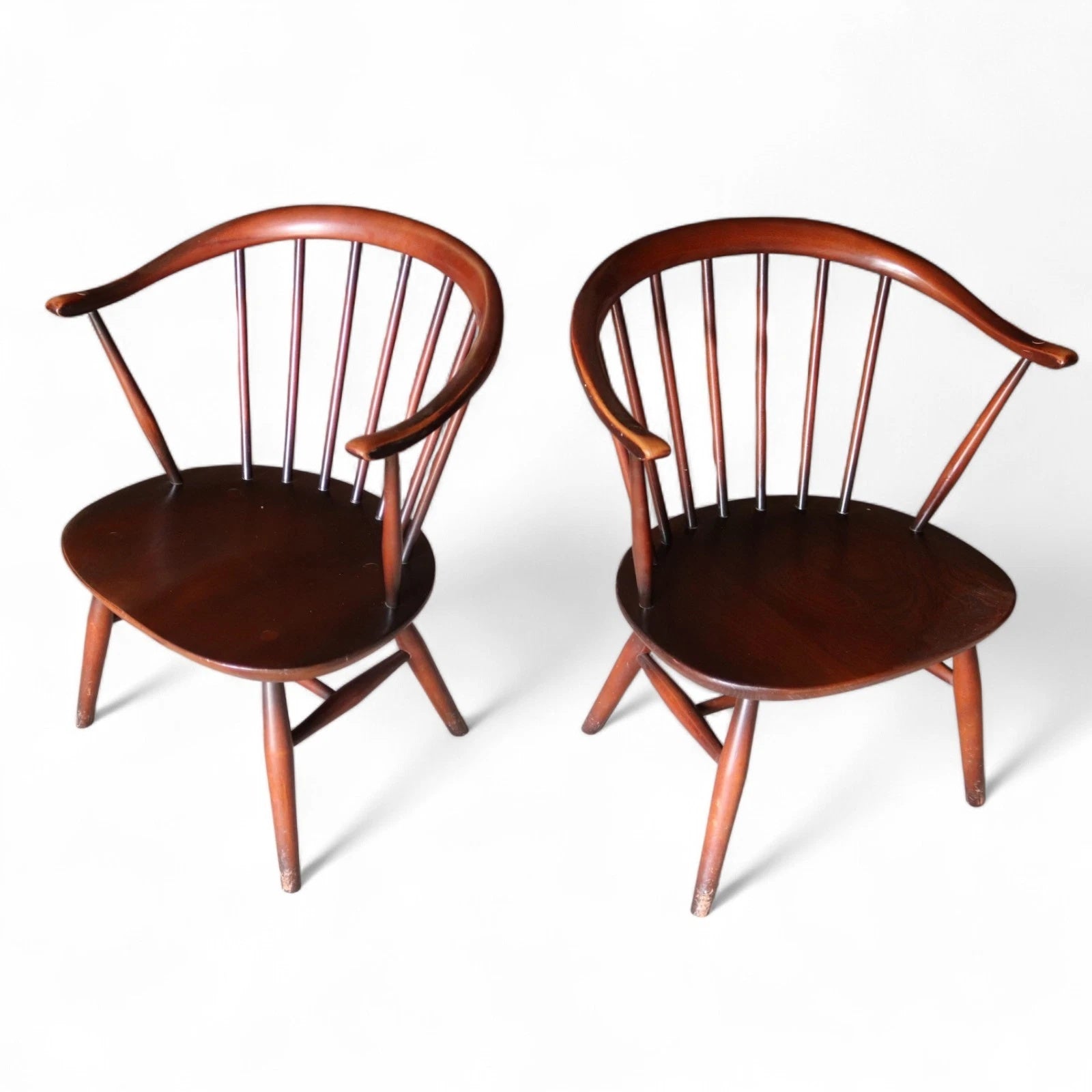 Pair Of Ercol 541 Cowhorn Low Fireside Lounge Chairs / Armchairs