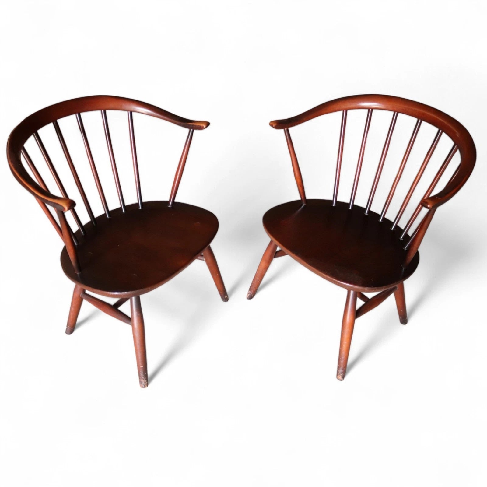 Pair Of Ercol 541 Cowhorn Low Fireside Lounge Chairs / Armchairs