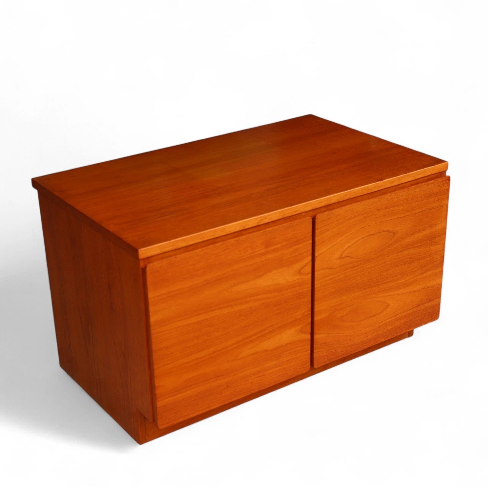 Mid Century Teak Beaver & Tapley Media Cabinet Tapley 33 Cupboard