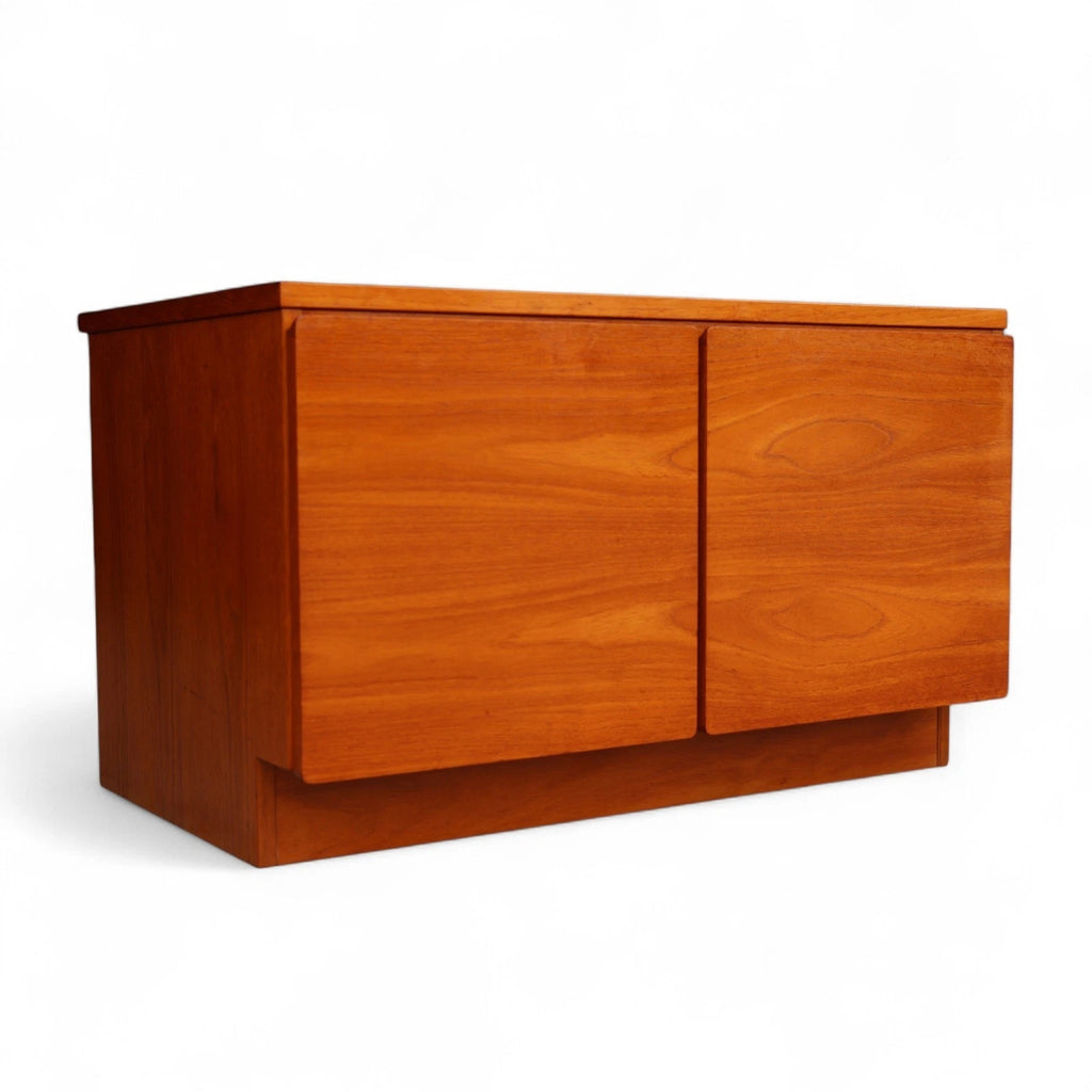 Mid Century Teak Beaver & Tapley Media Cabinet Tapley 33 Cupboard