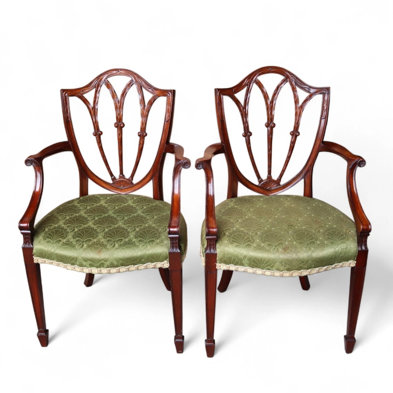 Share Vintage Set Of 8 Mahogany Hepplewhite Style Shield Back Dining Chairs