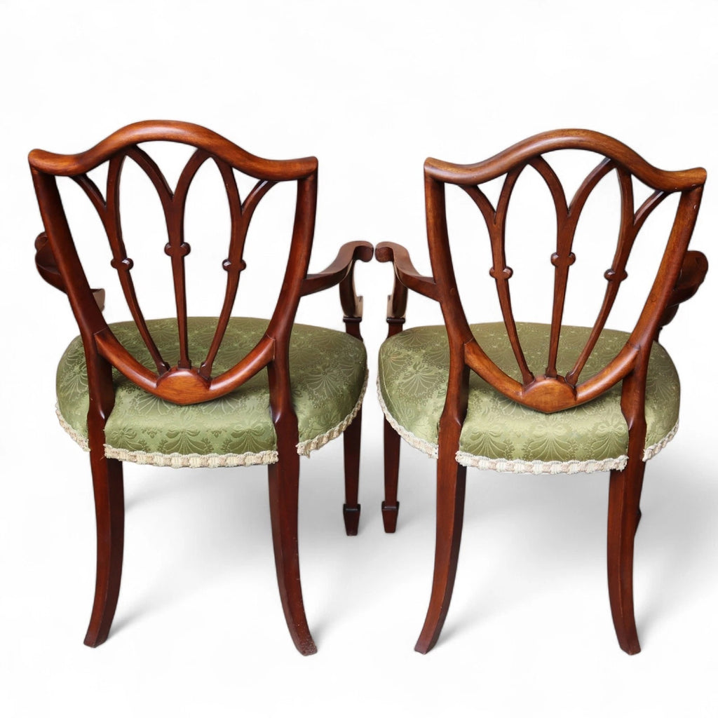 Share Vintage Set Of 8 Mahogany Hepplewhite Style Shield Back Dining Chairs