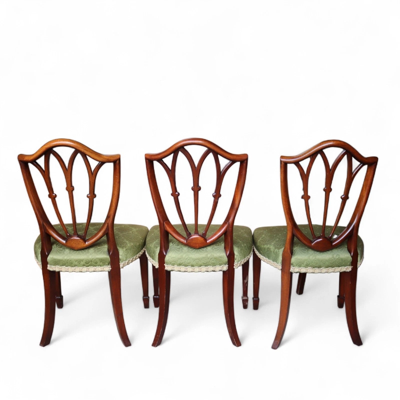 Share Vintage Set Of 8 Mahogany Hepplewhite Style Shield Back Dining Chairs