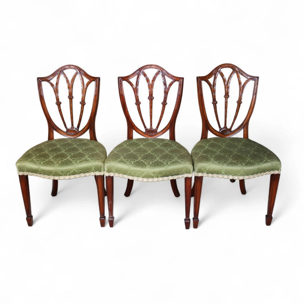Share Vintage Set Of 8 Mahogany Hepplewhite Style Shield Back Dining Chairs