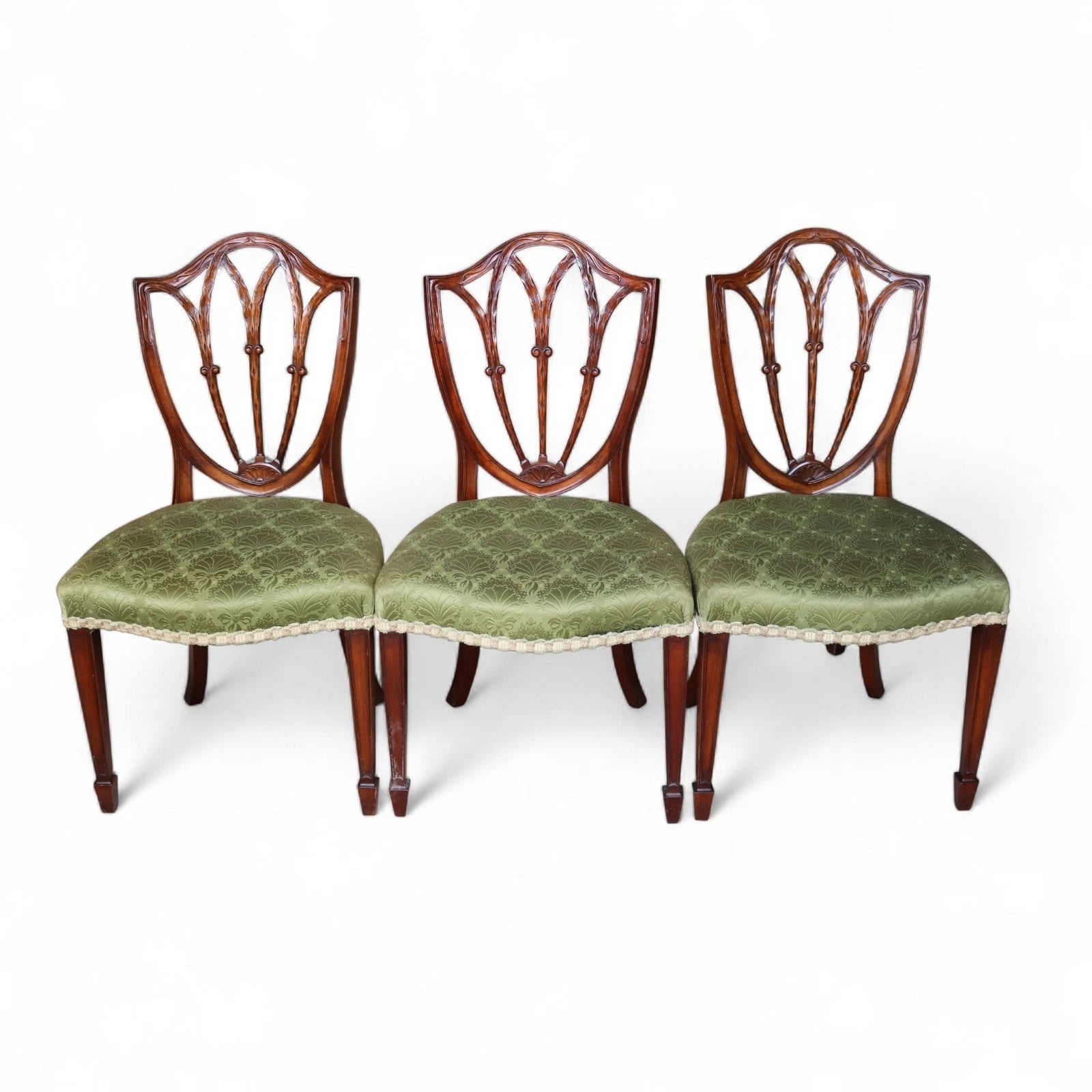 Share Vintage Set Of 8 Mahogany Hepplewhite Style Shield Back Dining Chairs
