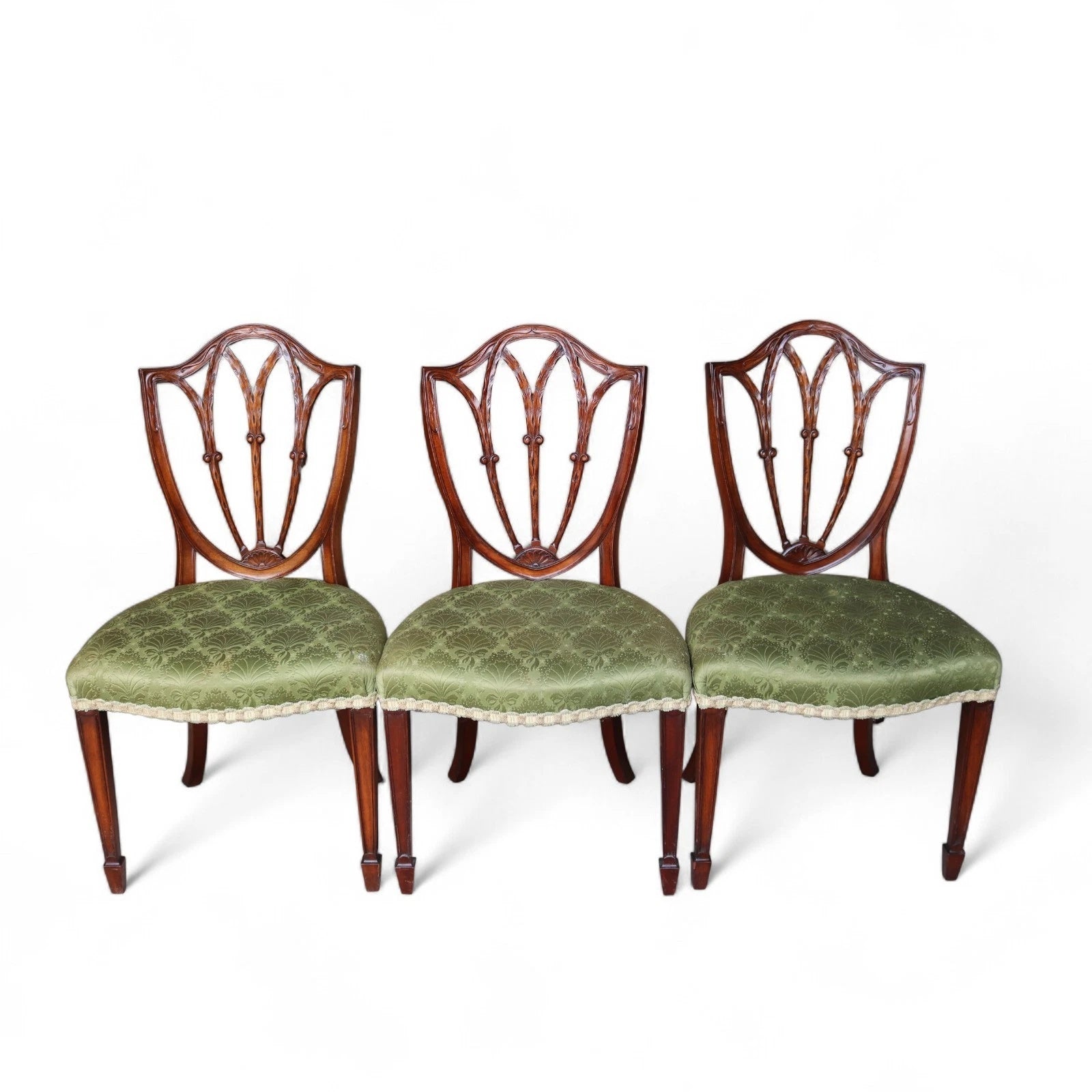 Share Vintage Set Of 8 Mahogany Hepplewhite Style Shield Back Dining Chairs