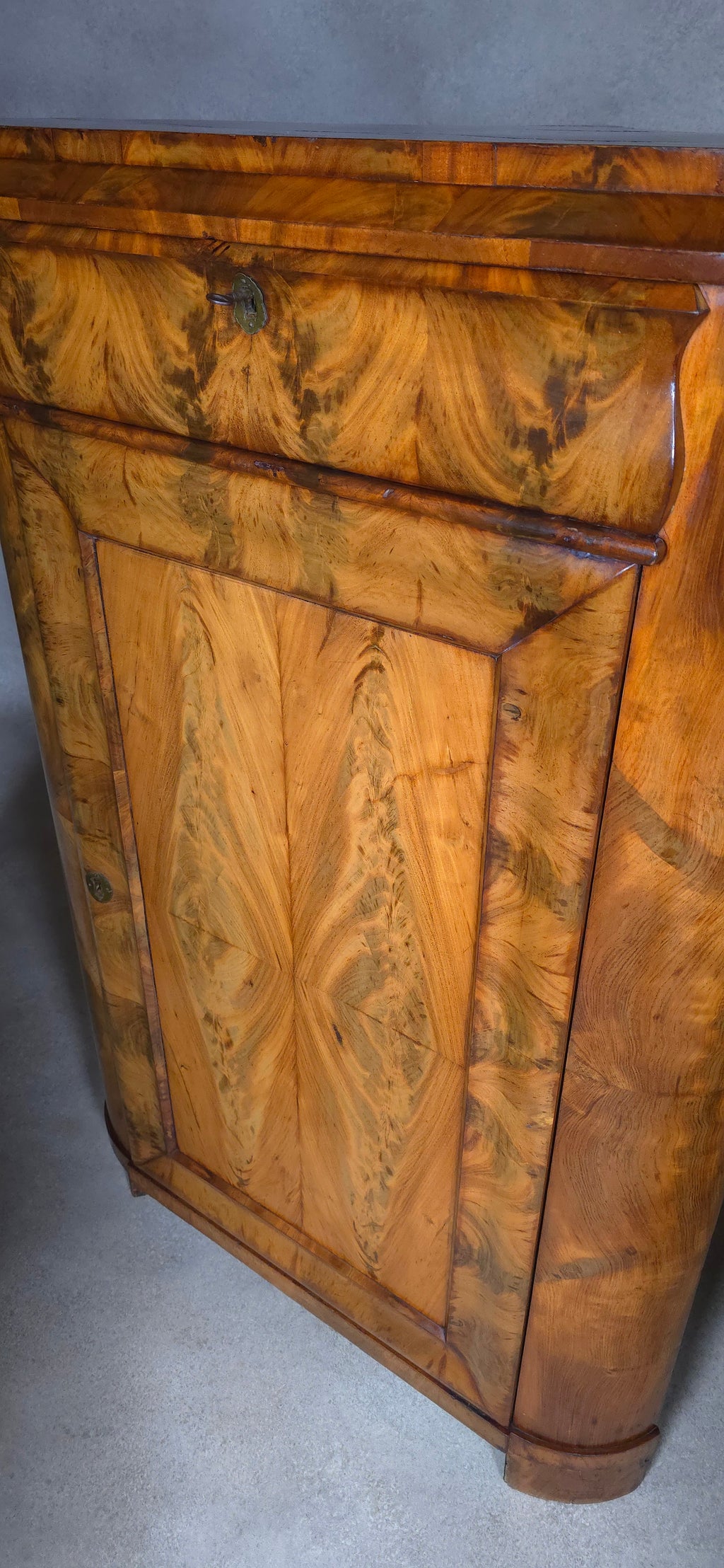 Antique Biedermeier Burr Walnut Corner Cabinet French Encoignure Cupboard C.1830