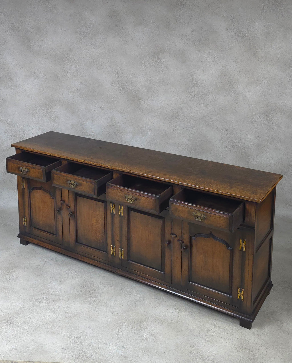 Large Handcrafted Titchmarsh & Goodwin Solid Oak 4-Door Sideboard Dresser Base Ogee Panel
