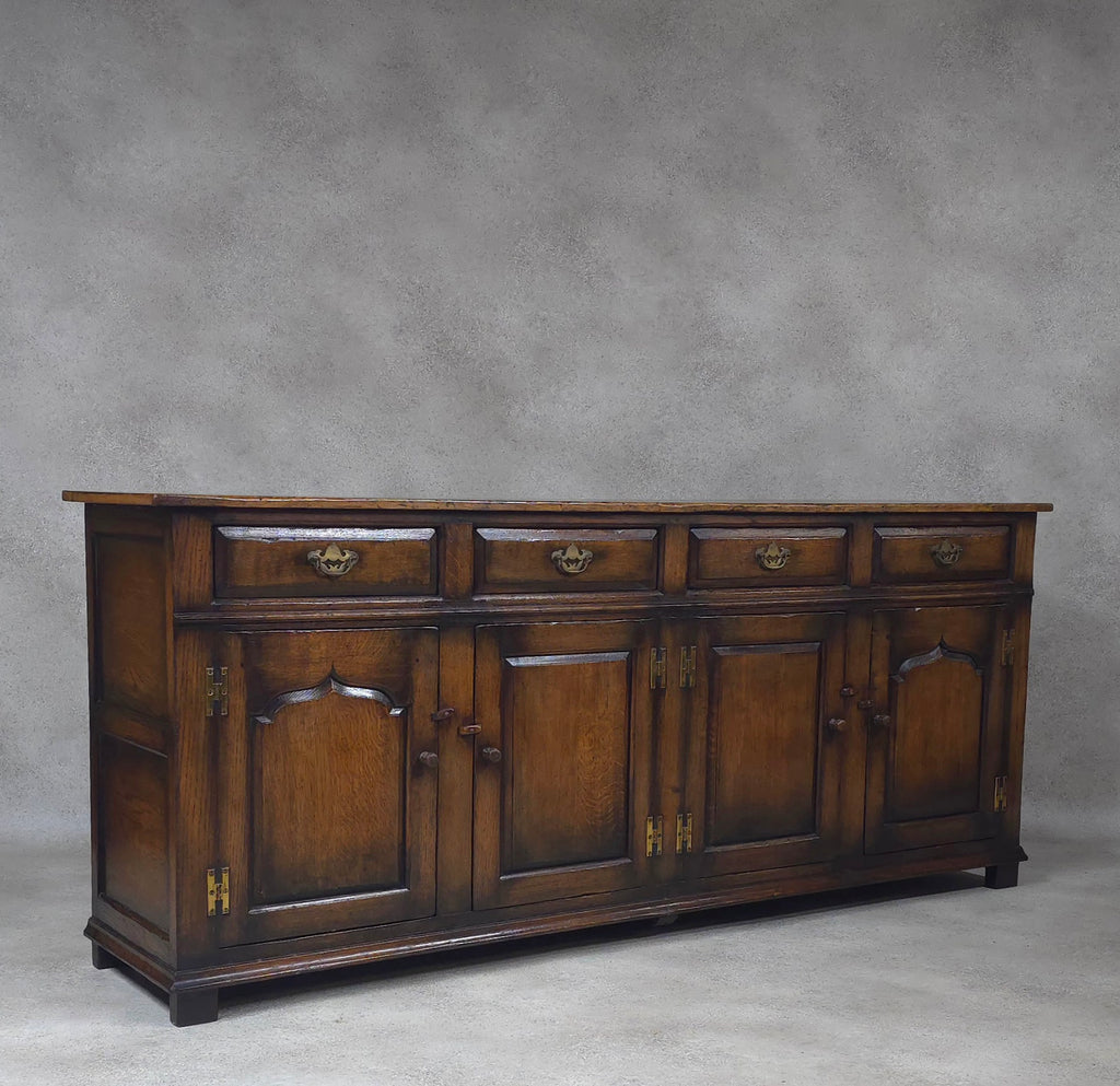 Large Handcrafted Titchmarsh & Goodwin Solid Oak 4-Door Sideboard Dresser Base Ogee Panel