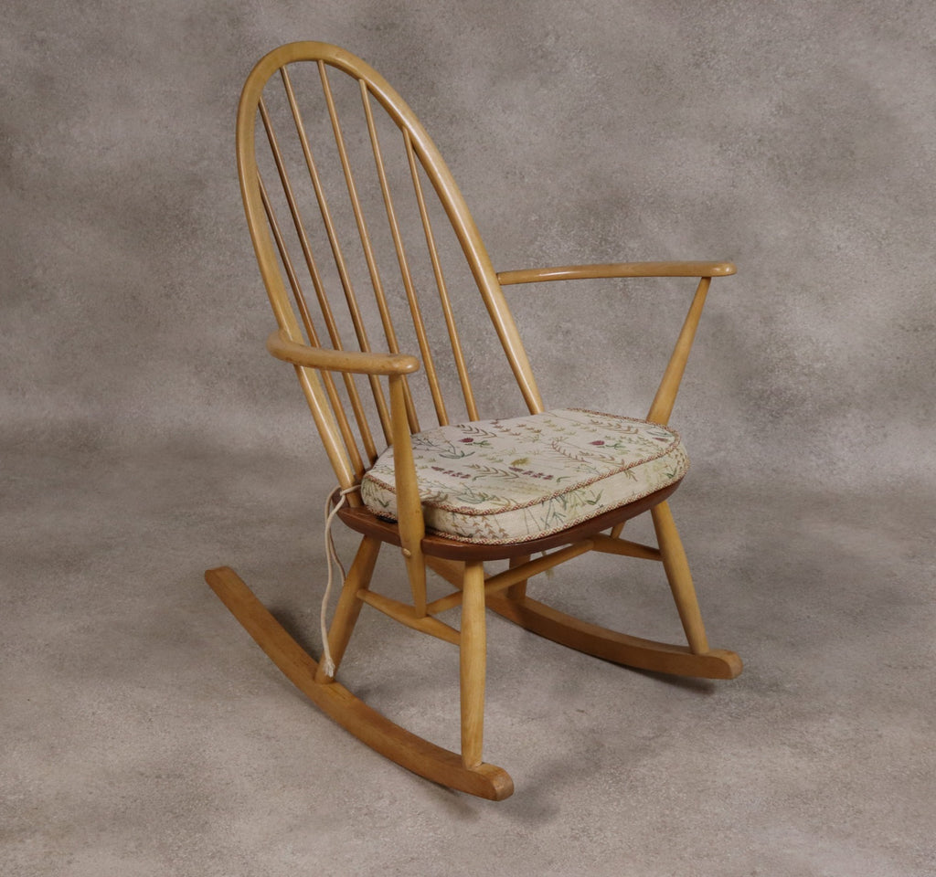 Vintage Ercol Windsor Quaker Rocking Chair - Model 428 - Blonde