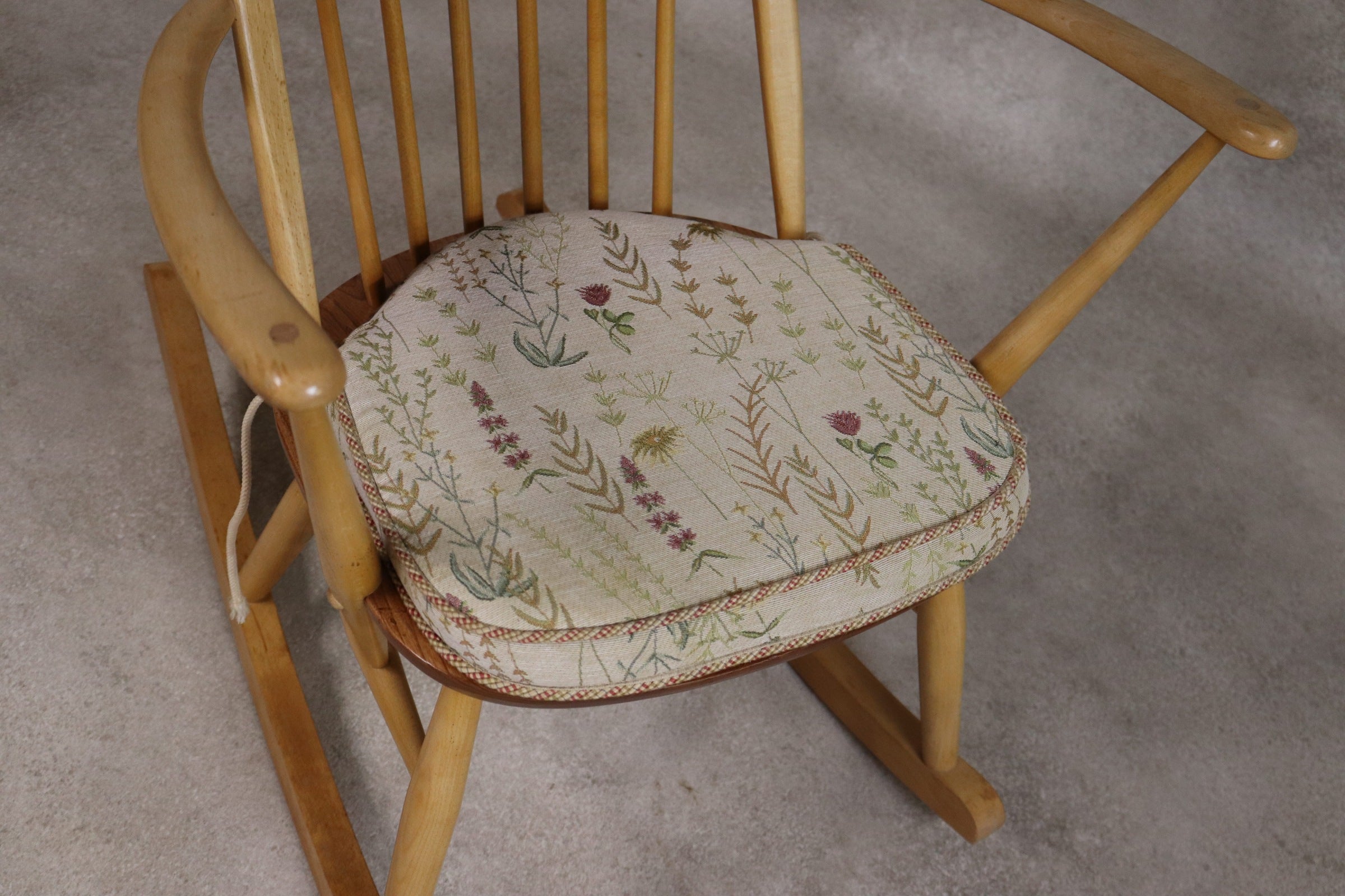 Vintage Ercol Windsor Quaker Rocking Chair - Model 428 - Blonde
