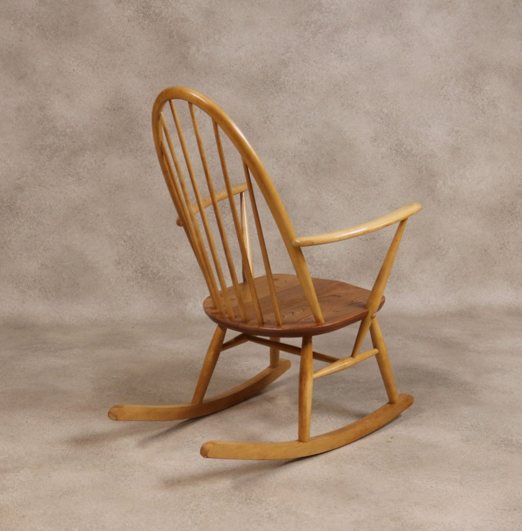 Vintage Ercol Windsor Quaker Rocking Chair - Model 428 - Blonde