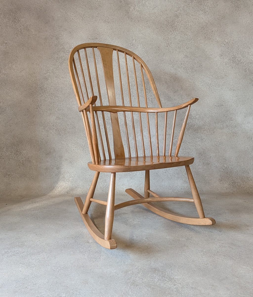Ercol Chairmakers Rocking Chair With Crinoline Stretcher - Light Ash