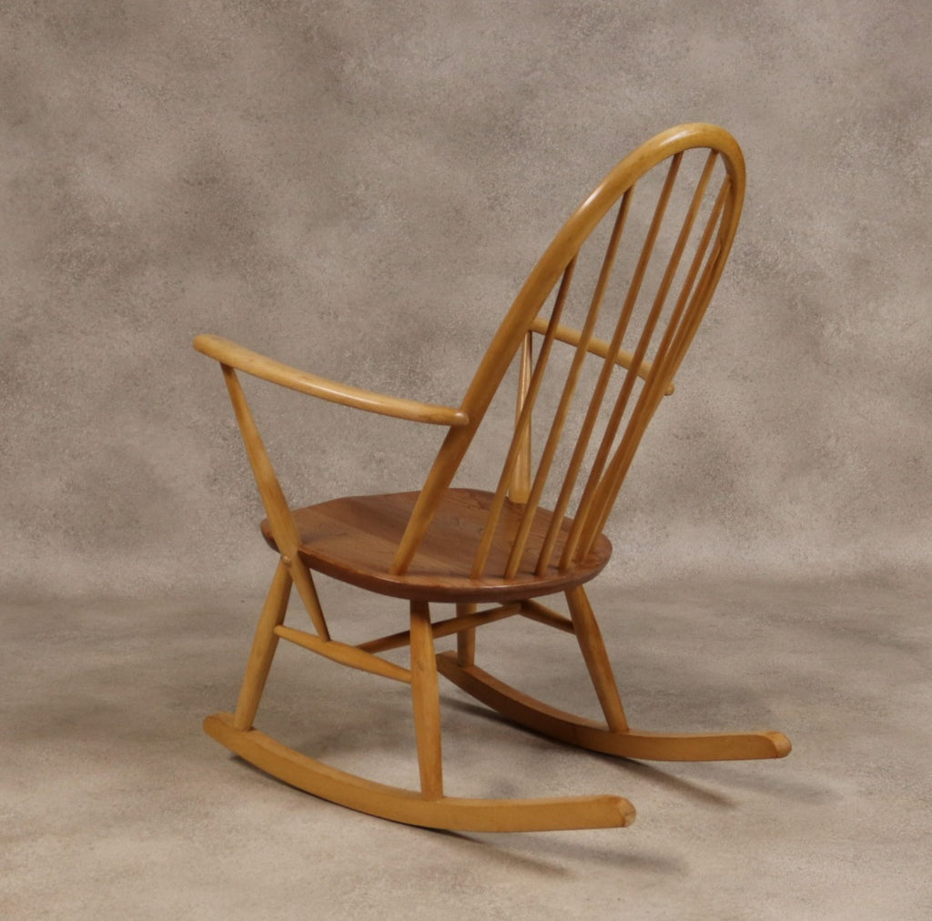 Vintage Ercol Windsor Quaker Rocking Chair - Model 428 - Blonde