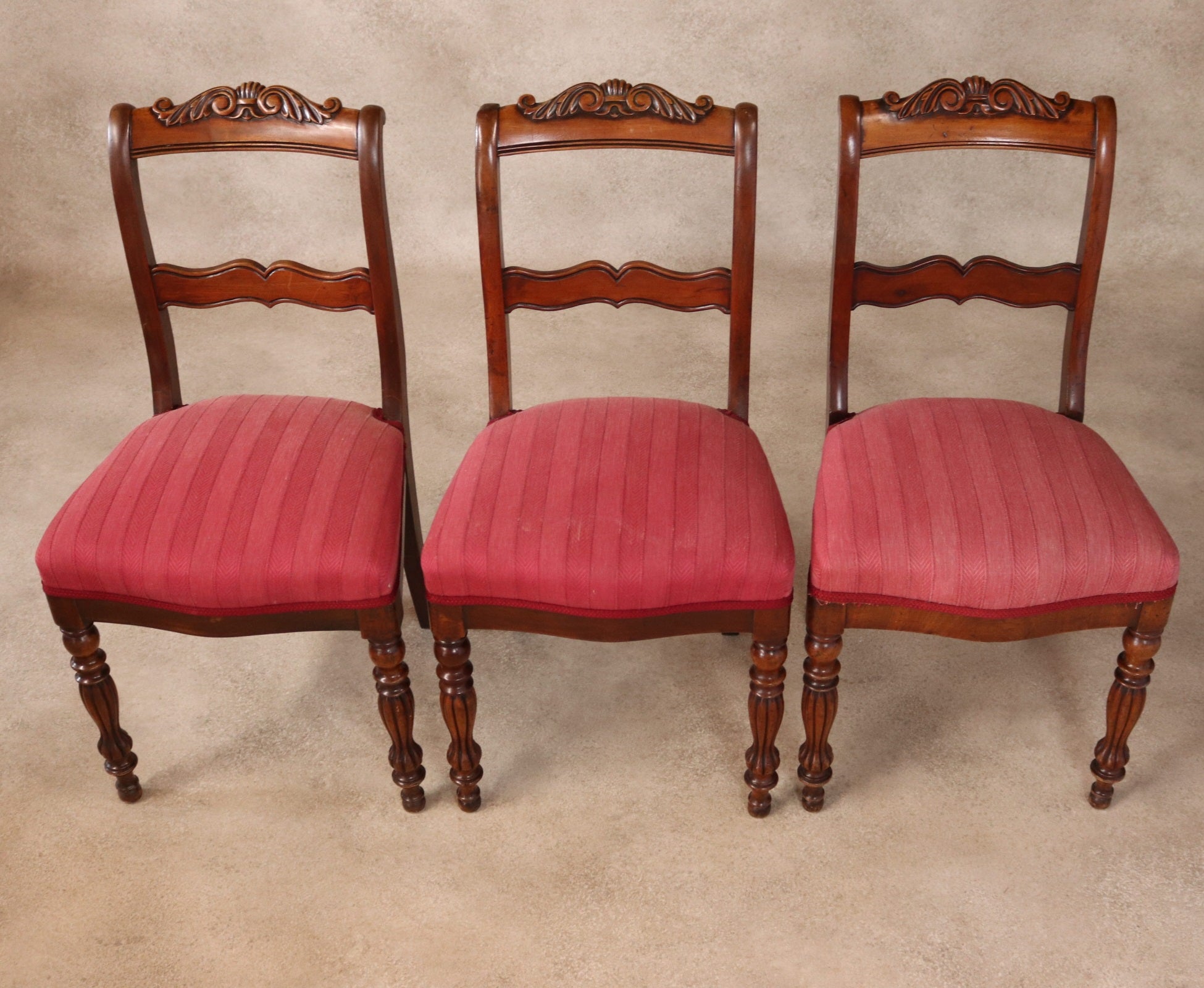 Set of 6 Late Victorian Antique Walnut Dining Chairs with Carved Crest Rails
