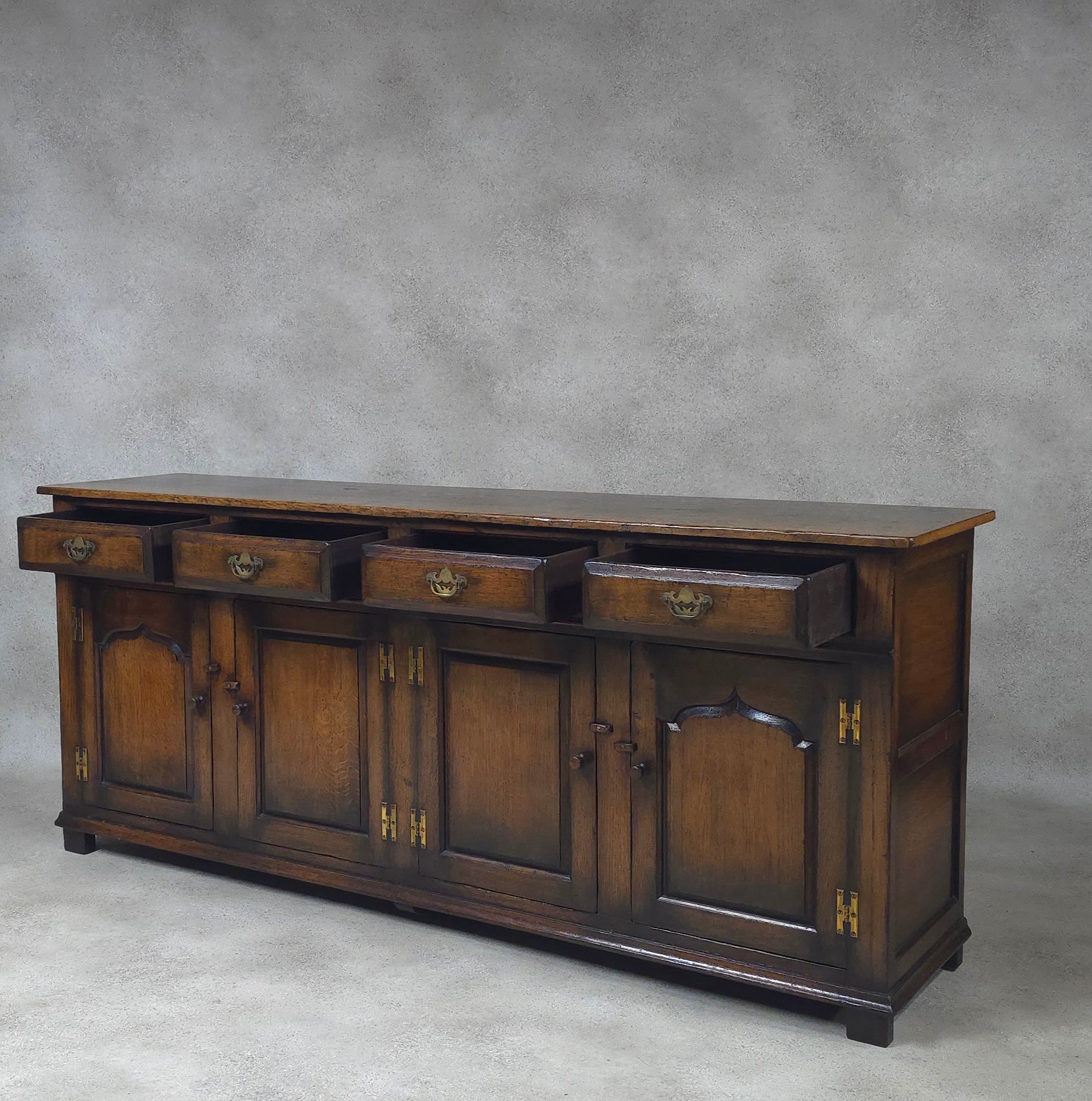 Large Handcrafted Titchmarsh & Goodwin Solid Oak 4-Door Sideboard Dresser Base Ogee Panel