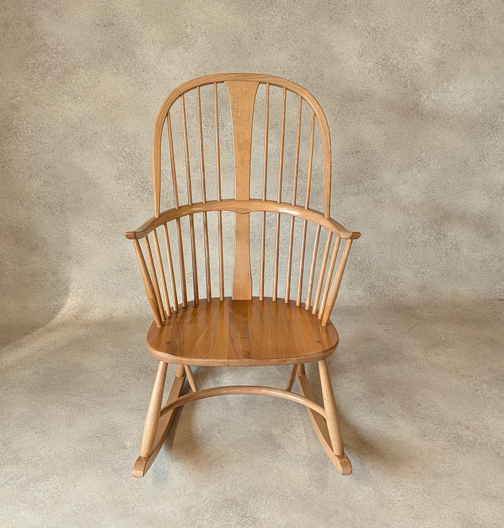 Ercol Chairmakers Rocking Chair With Crinoline Stretcher - Light Ash