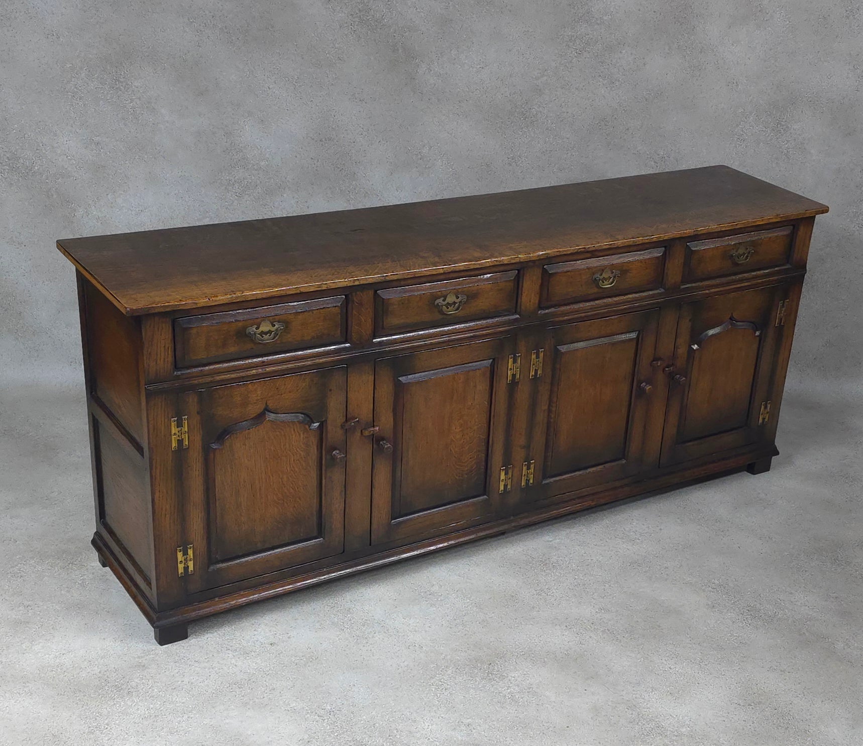 Large Handcrafted Titchmarsh & Goodwin Solid Oak 4-Door Sideboard Dresser Base Ogee Panel