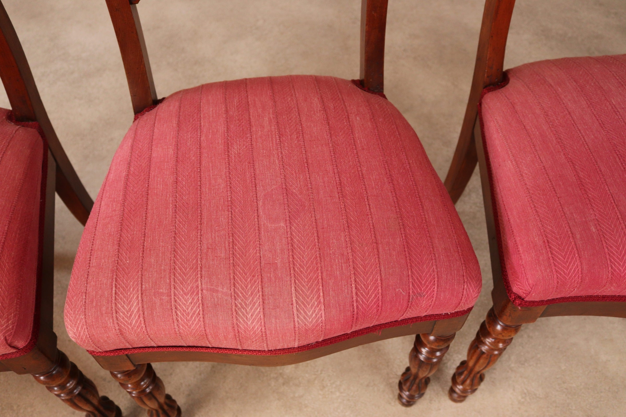 Set of 6 Late Victorian Antique Walnut Dining Chairs with Carved Crest Rails