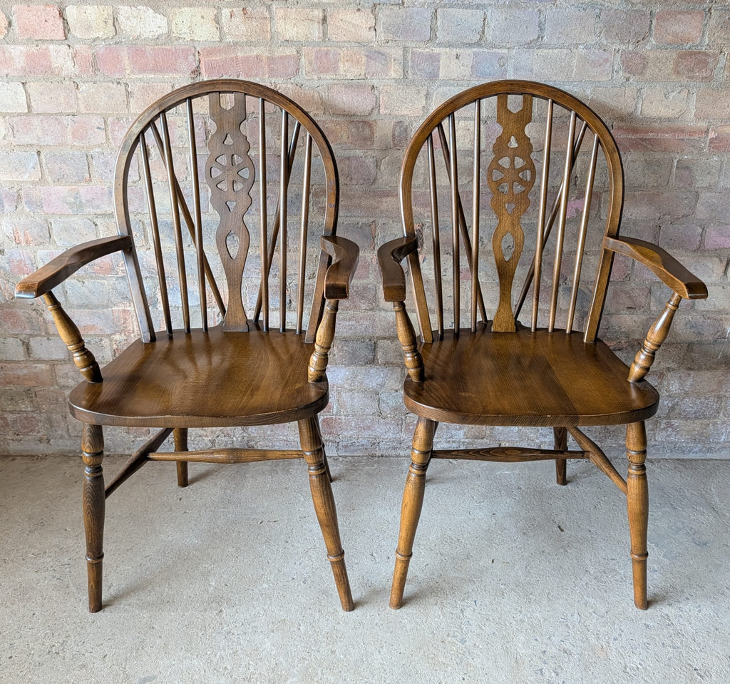 Set Of 6 Vintage Elm & Ash Wheelback Windsor Dining Chairs Includes 2 Carvers