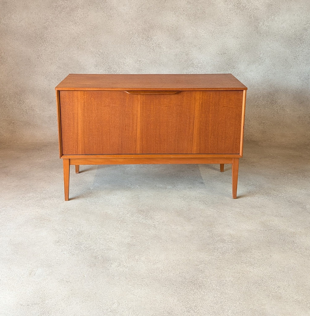 Mid Century Dynatron Teak Record Cabinet /Vinyl LP Storage Media Cupboard 1960s