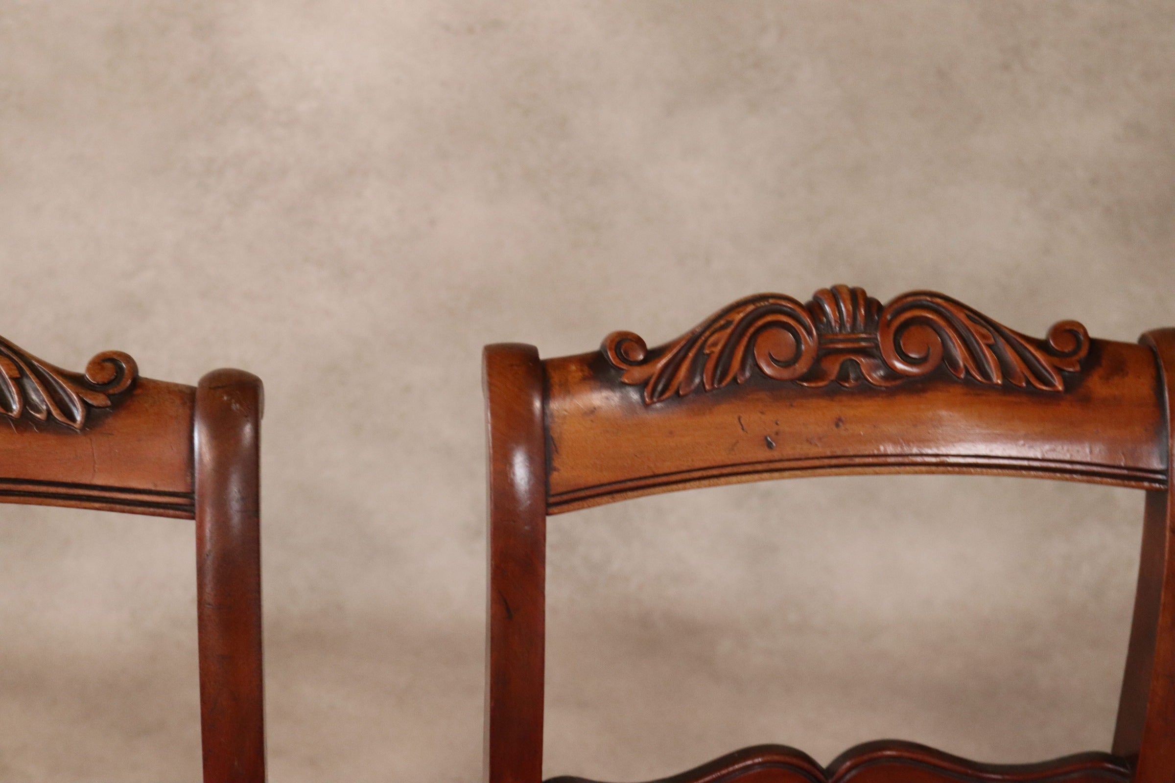 Set of 6 Late Victorian Antique Walnut Dining Chairs with Carved Crest Rails