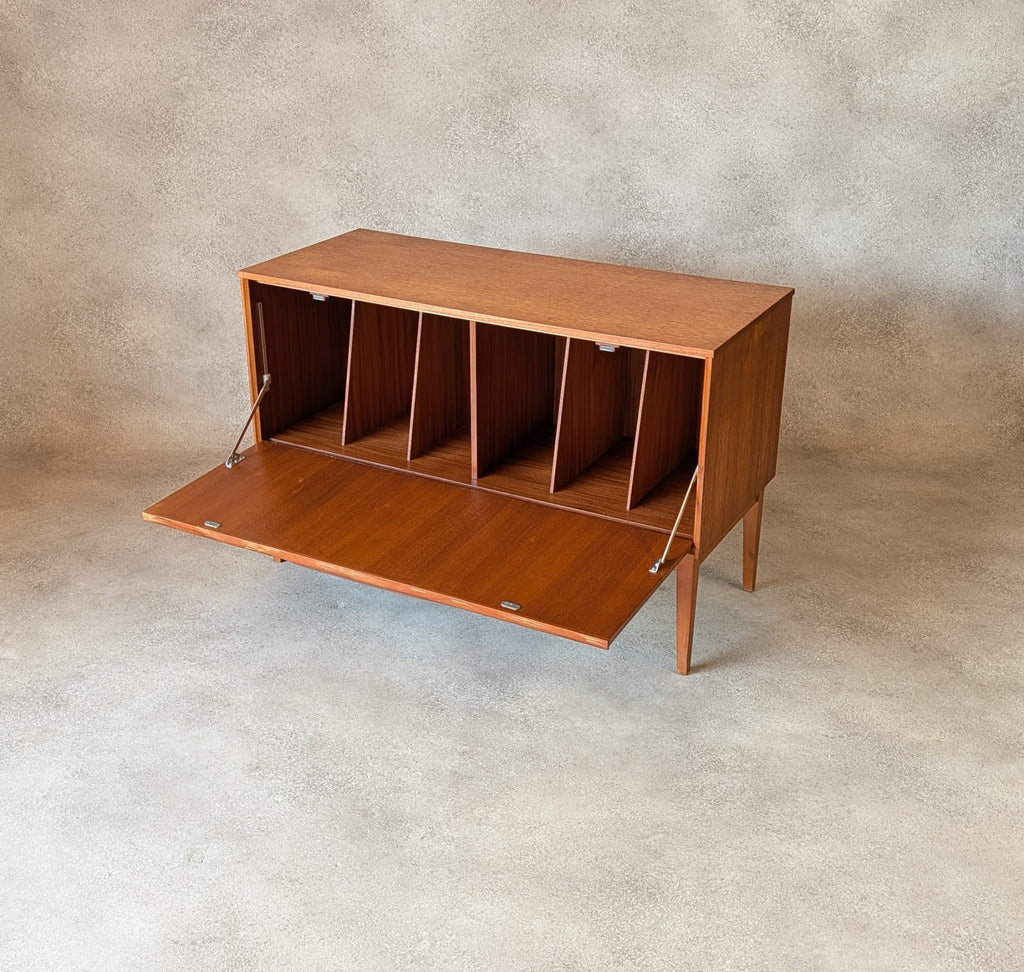 Mid Century Dynatron Teak Record Cabinet /Vinyl LP Storage Media Cupboard 1960s
