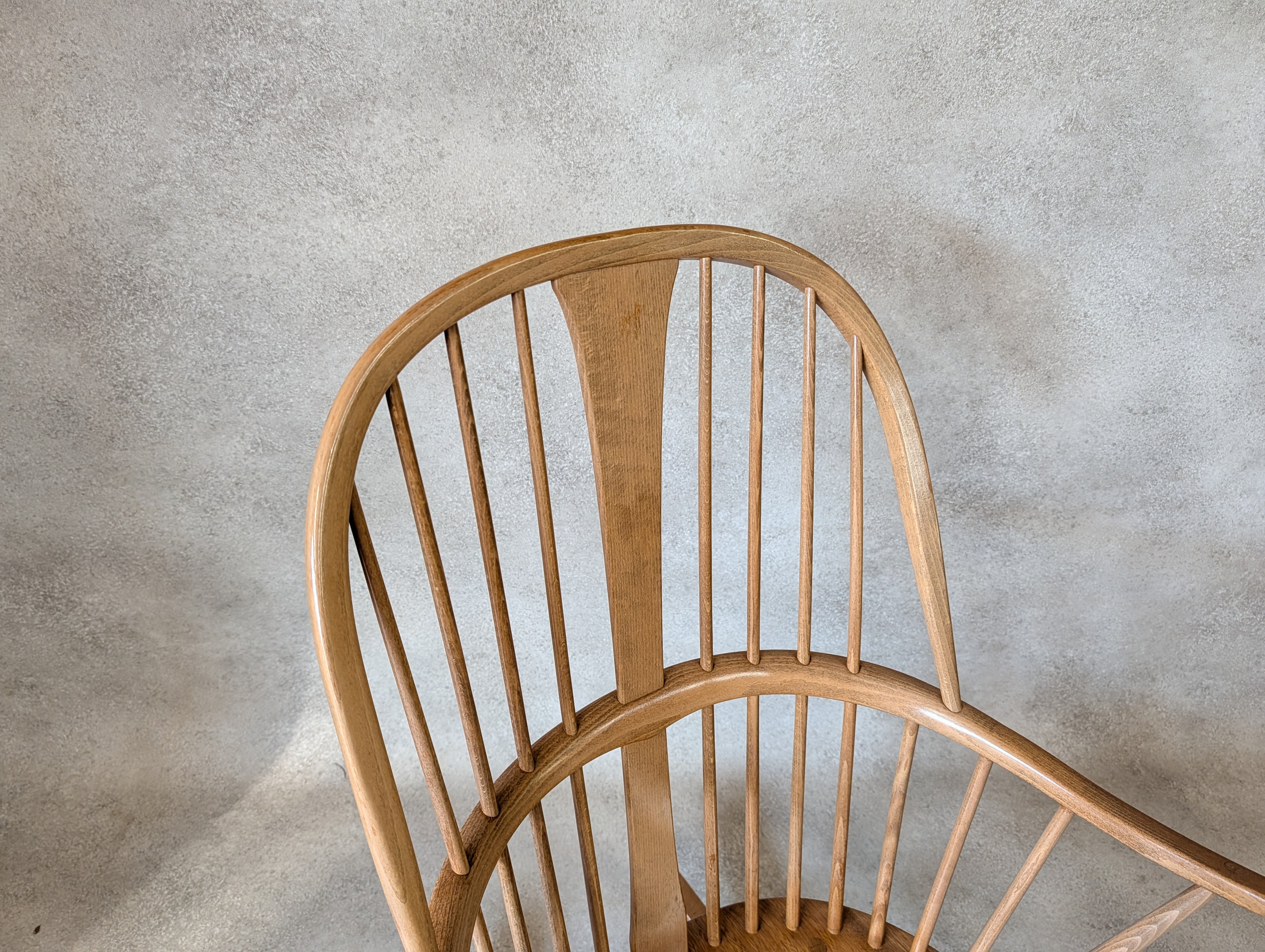 Ercol Chairmakers Rocking Chair With Crinoline Stretcher - Light Ash