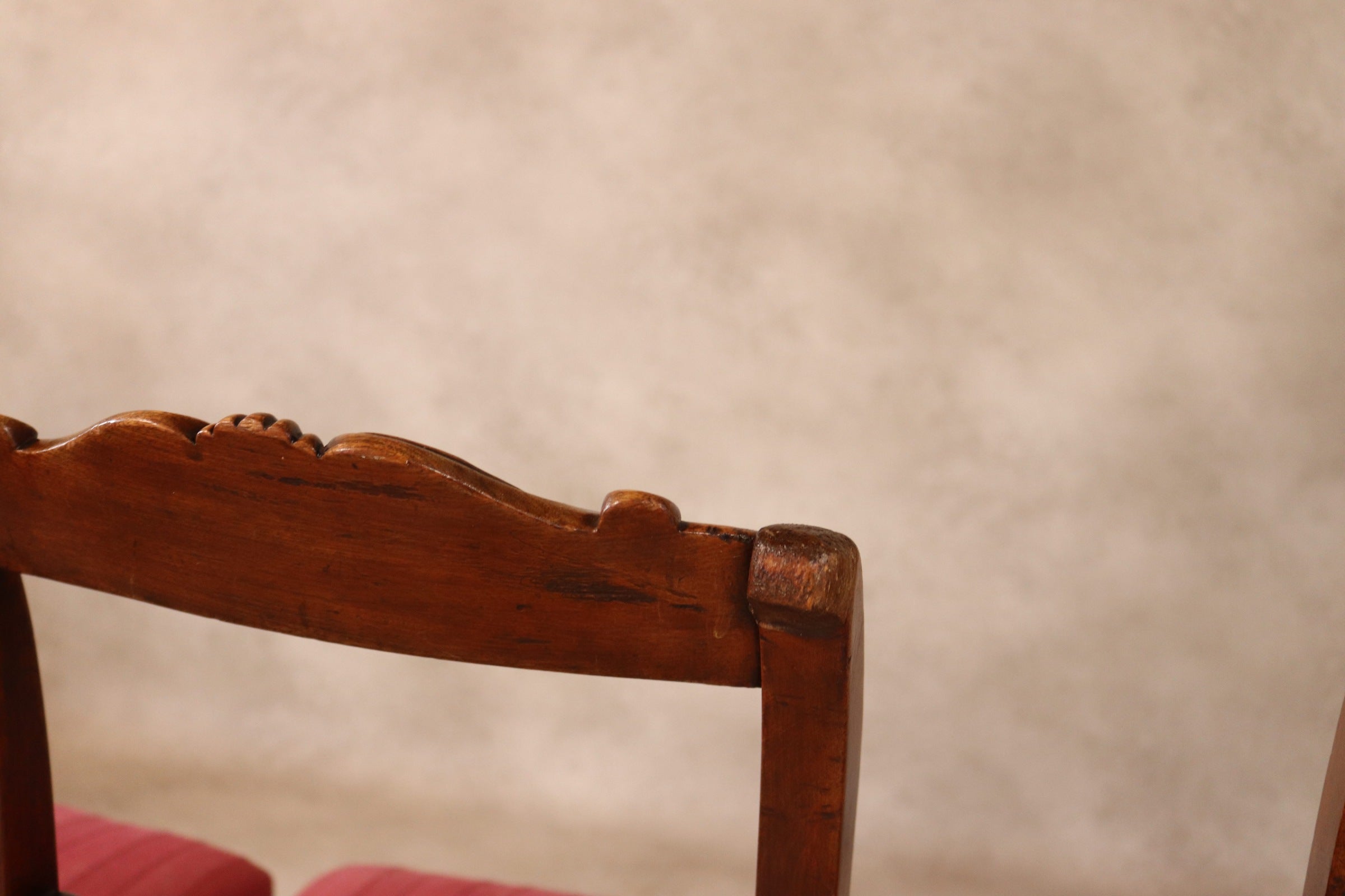 Set of 6 Late Victorian Antique Walnut Dining Chairs with Carved Crest Rails