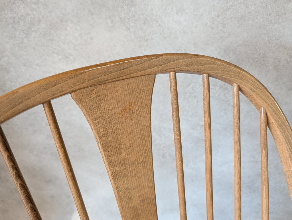 Ercol Chairmakers Rocking Chair With Crinoline Stretcher - Light Ash