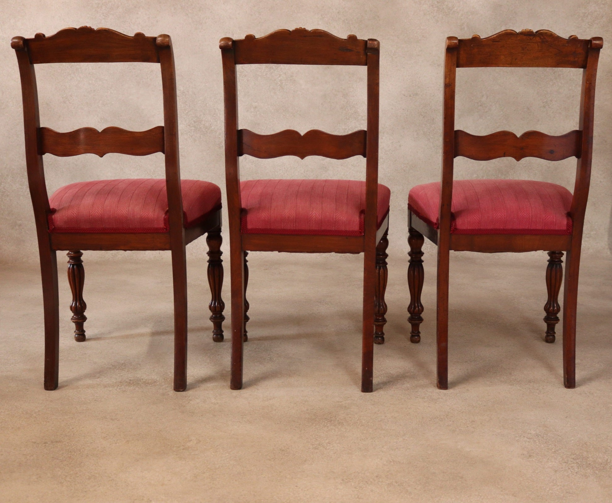 Set of 6 Late Victorian Antique Walnut Dining Chairs with Carved Crest Rails