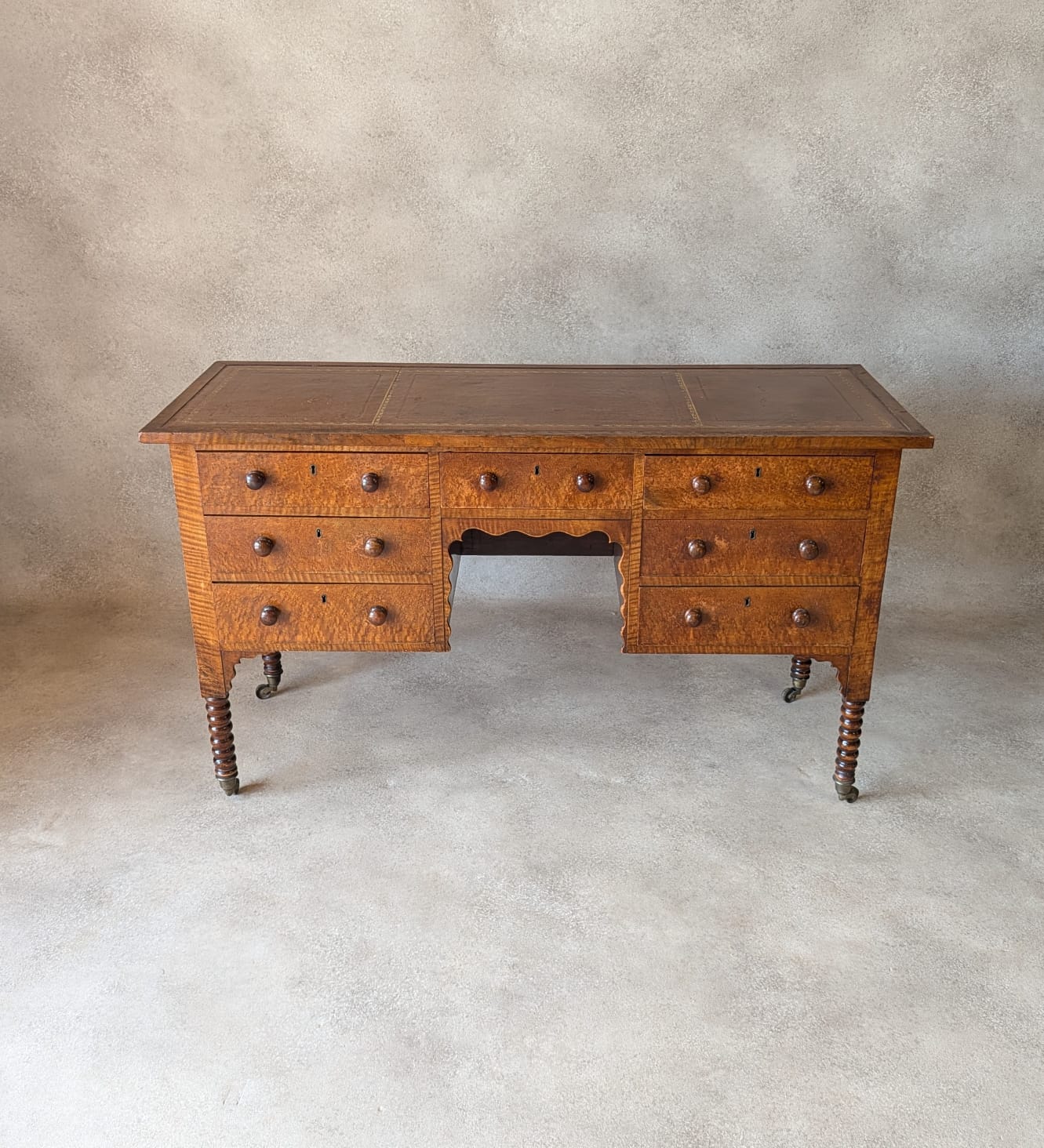 Antique Victorian Burr Walnut & Fiddleback Kneehole Desk With Bobbin Legs c.1890