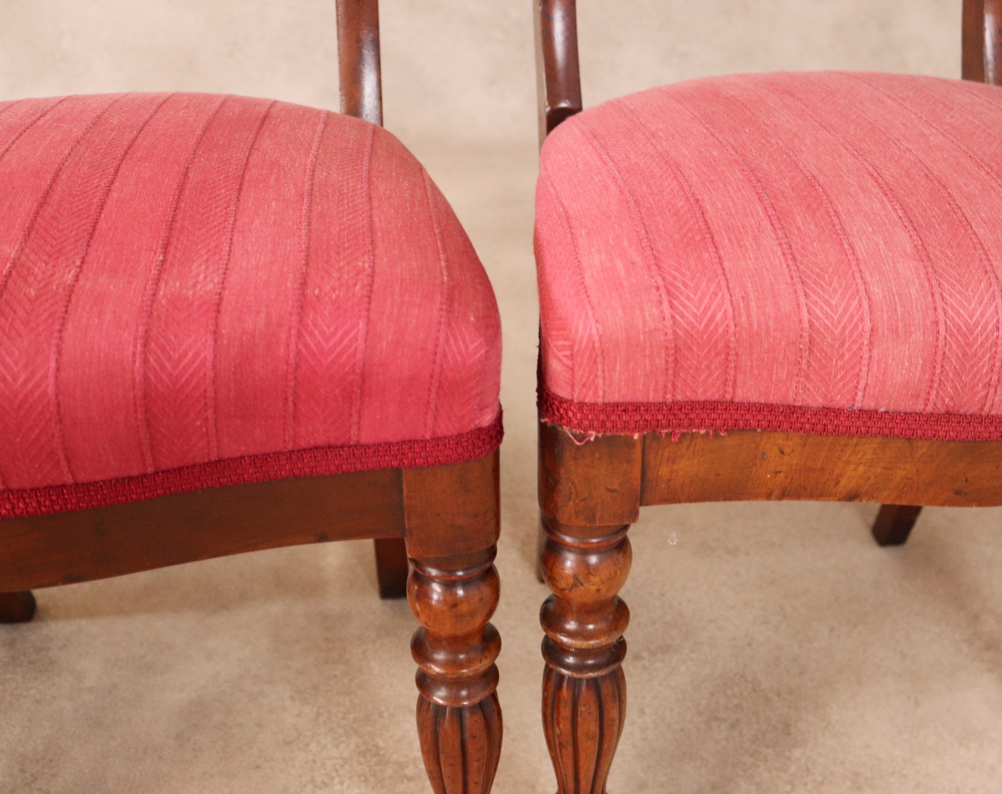 Set of 6 Late Victorian Antique Walnut Dining Chairs with Carved Crest Rails