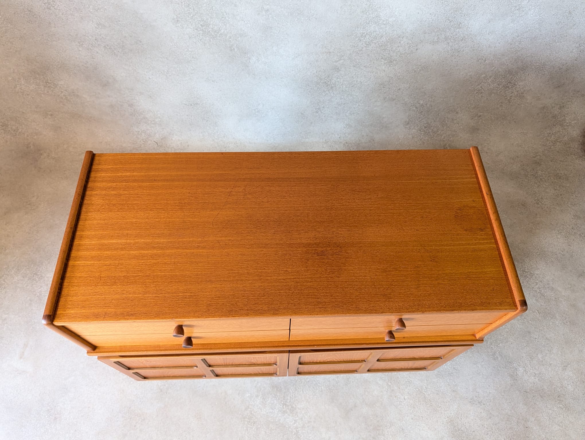 Mid Century Nathan Parker Knoll Teak Compact Sideboard 1970s